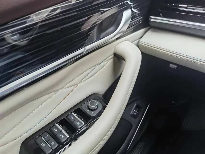 2024 Geely Monjaro 2.0T 238HP L4 8AT,autocango,china used car exporter,china ev exporter,chinese used car exporter,chinese used ev exporter