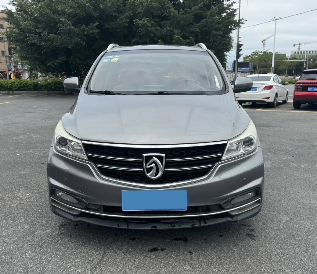 2017 BaoJun 730 1.5T 150HP L4 6DCT,autocango,china used car exporter,china ev exporter,chinese used car exporter,chinese used ev exporter