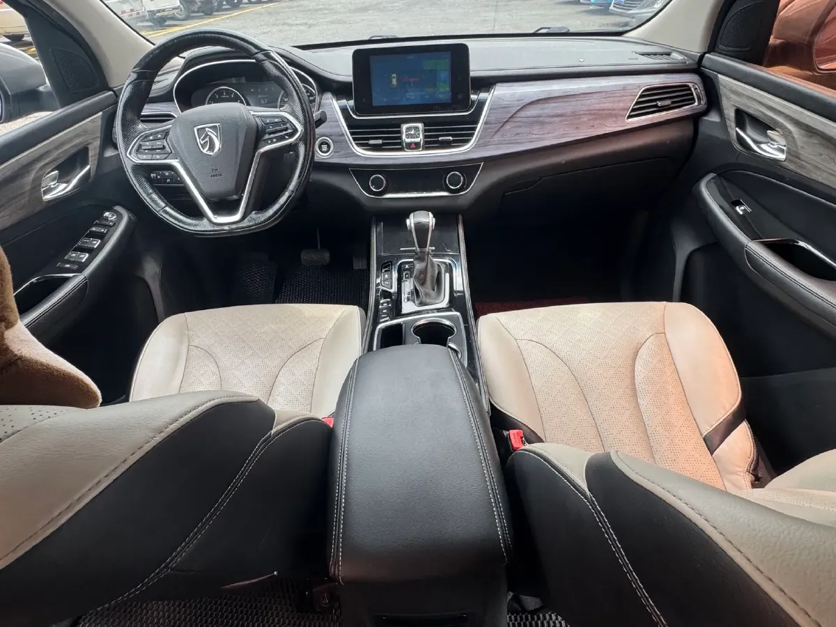 2017 BaoJun 730 1.5T 150HP L4 6DCT,autocango,china used car exporter,china ev exporter,chinese used car exporter,chinese used ev exporter