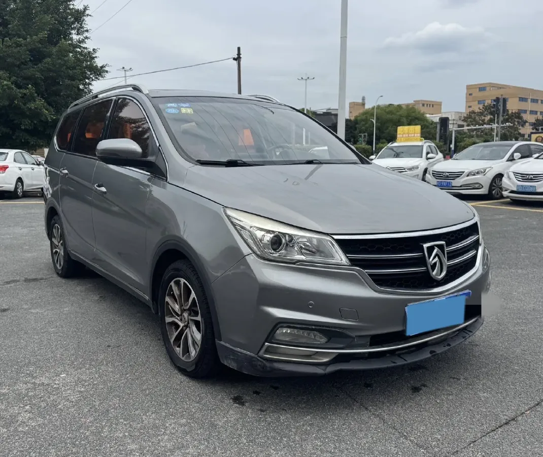 2017 BaoJun 730 1.5T 150HP L4 6DCT,autocango,china used car exporter,china ev exporter,chinese used car exporter,chinese used ev exporter