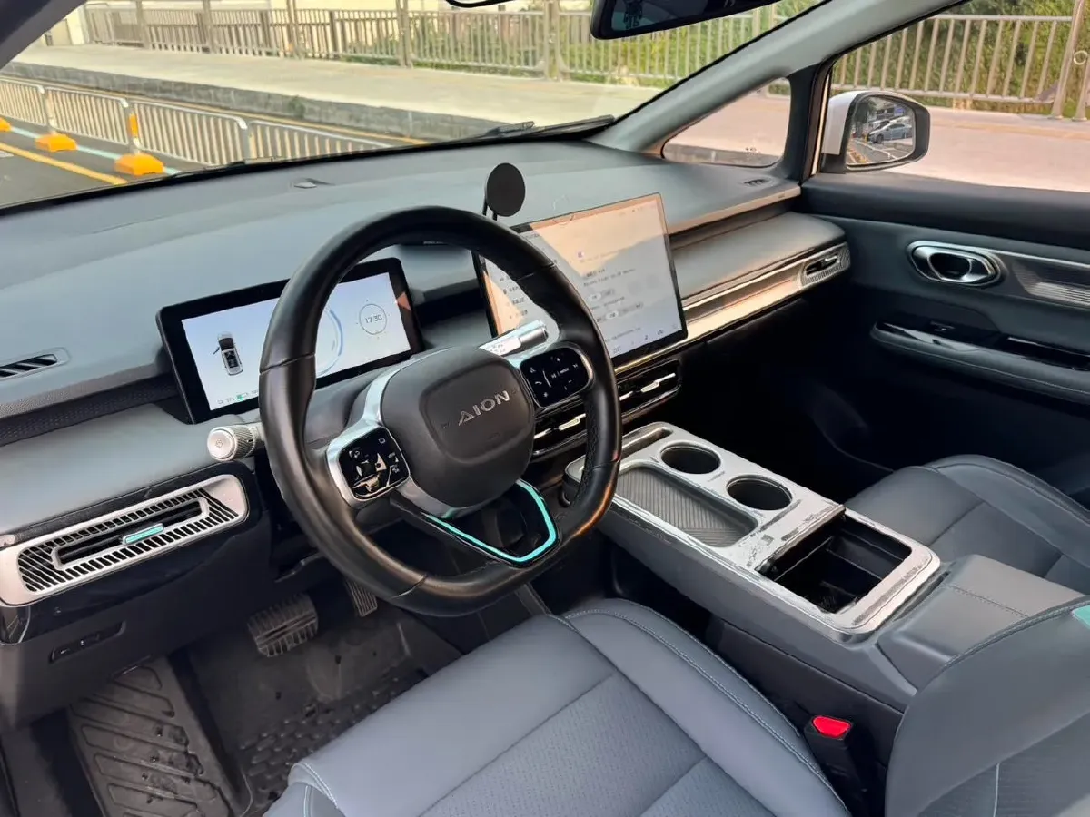 2022 Geely Okavango 1.8T 184HP L4 7DCT,autocango,china used car exporter,china ev exporter,chinese used car exporter,chinese used ev exporter