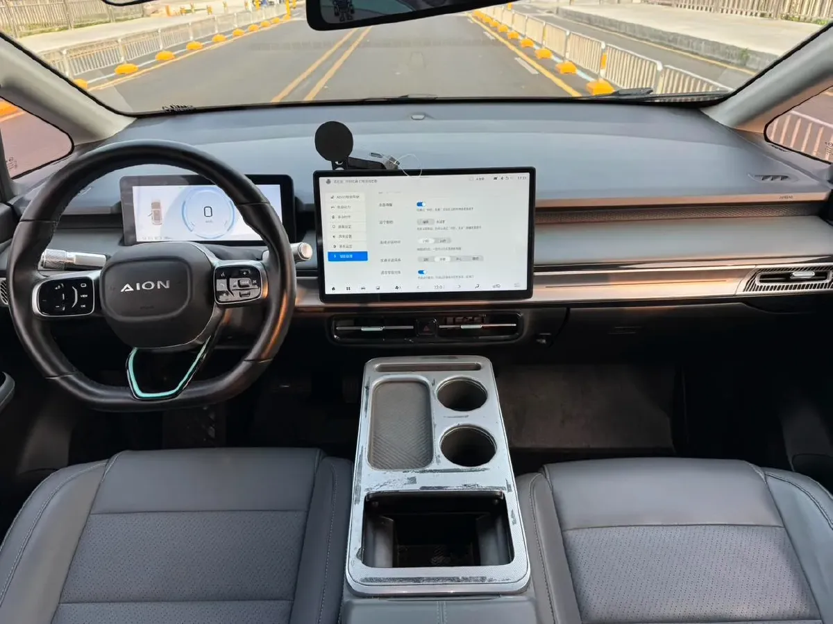 2022 Geely Okavango 1.8T 184HP L4 7DCT,autocango,china used car exporter,china ev exporter,chinese used car exporter,chinese used ev exporter