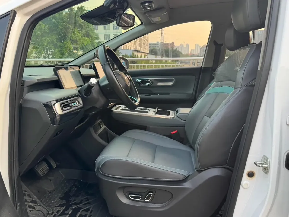 2022 Geely Okavango 1.8T 184HP L4 7DCT,autocango,china used car exporter,china ev exporter,chinese used car exporter,chinese used ev exporter