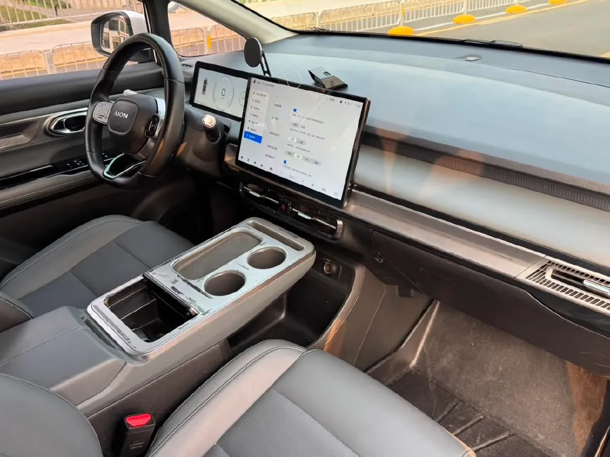 2022 Geely Okavango 1.8T 184HP L4 7DCT,autocango,china used car exporter,china ev exporter,chinese used car exporter,chinese used ev exporter