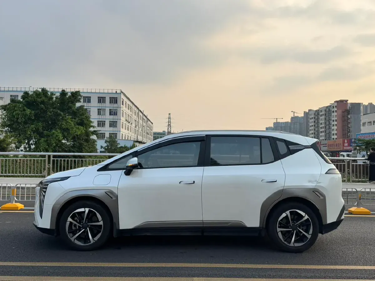 2022 Geely Okavango 1.8T 184HP L4 7DCT,autocango,china used car exporter,china ev exporter,chinese used car exporter,chinese used ev exporter