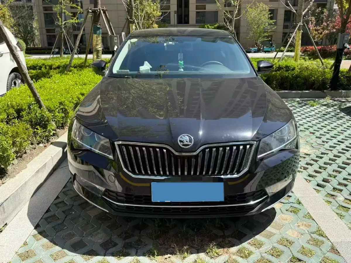 2018 Skoda Superb 1.8T 180HP L4 7DCT,autocango,china used car exporter,china ev exporter,chinese used car exporter,chinese used ev exporter