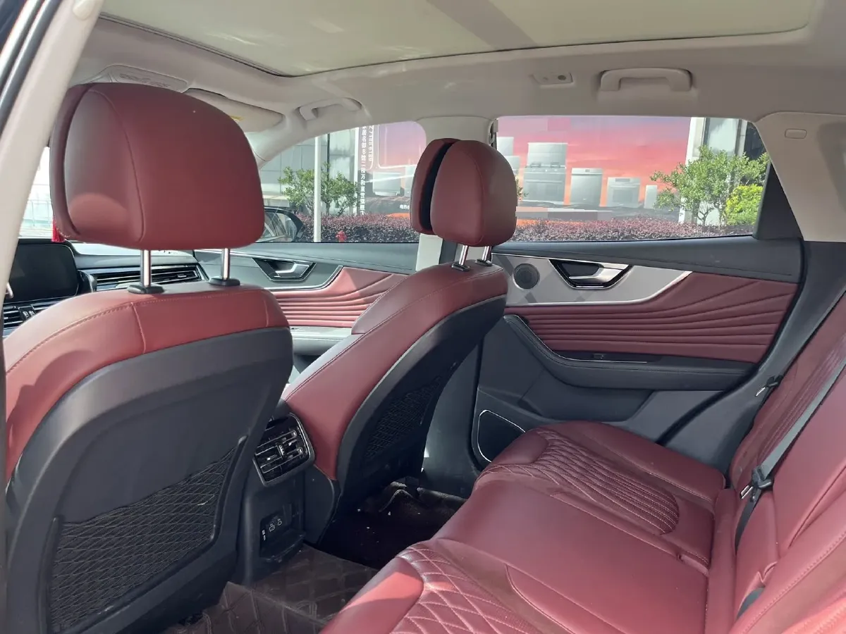 2023 HongQi HS5 2.0T 252HP L4 8AT,autocango,china used car exporter,china ev exporter,chinese used car exporter,chinese used ev exporter