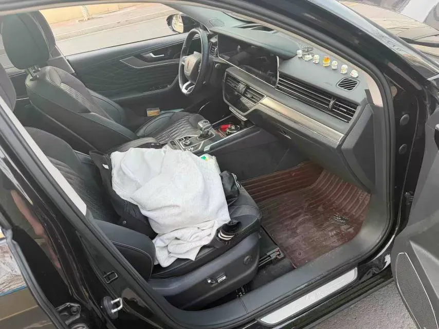 2022 HongQi HS5 2.0T 224HP L4 6AT,autocango,china used car exporter,china ev exporter,chinese used car exporter,chinese used ev exporter