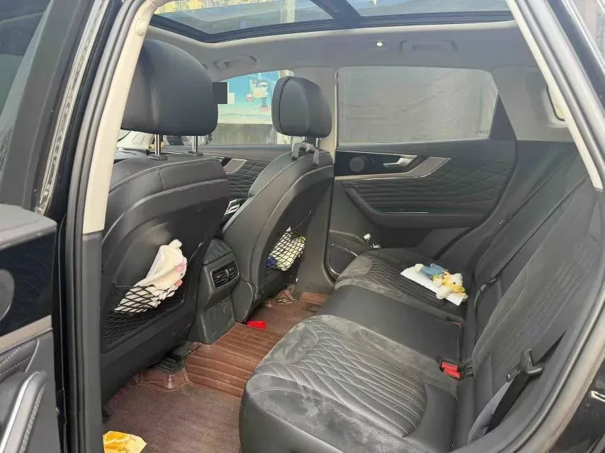 2022 HongQi HS5 2.0T 224HP L4 6AT,autocango,china used car exporter,china ev exporter,chinese used car exporter,chinese used ev exporter