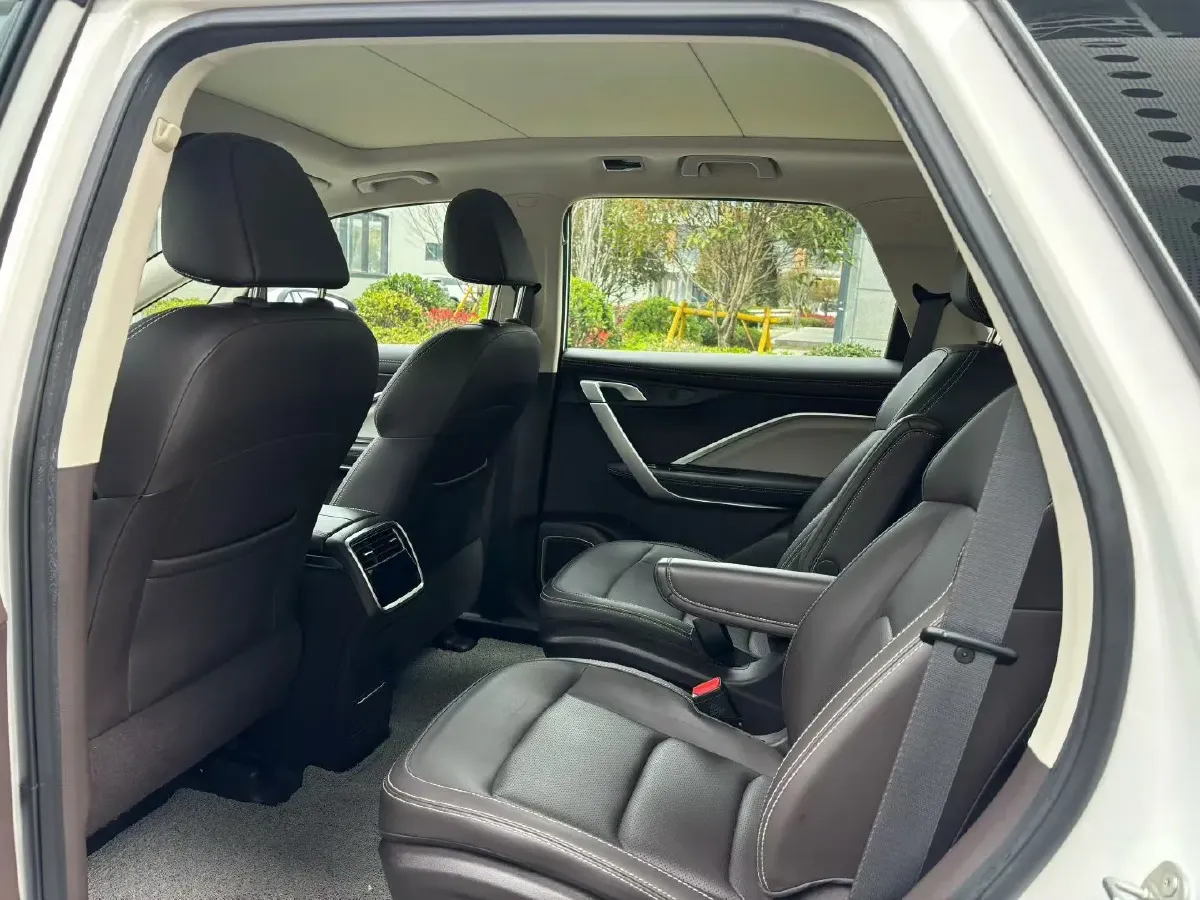 2021 Geely JiaJi 1.8T 184HP L4 7DCT,autocango,china used car exporter,china ev exporter,chinese used car exporter,chinese used ev exporter