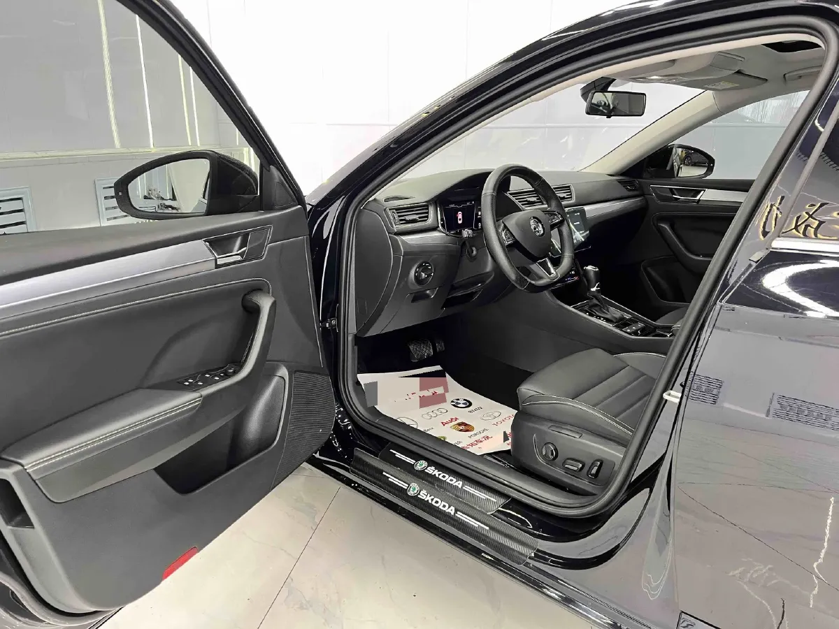2023 Skoda Superb 1.4T 150HP L4 7DCT,autocango,china used car exporter,china ev exporter,chinese used car exporter,chinese used ev exporter