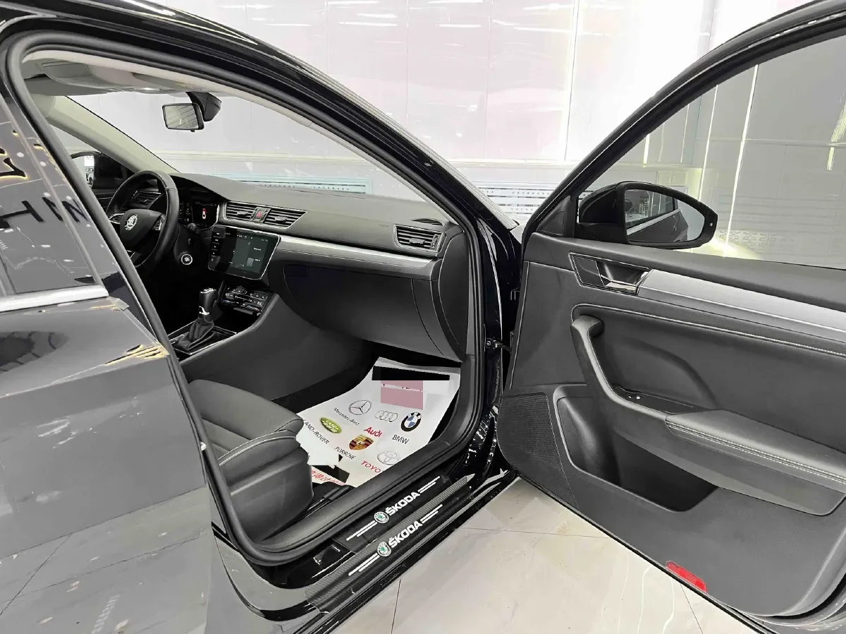 2023 Skoda Superb 1.4T 150HP L4 7DCT,autocango,china used car exporter,china ev exporter,chinese used car exporter,chinese used ev exporter