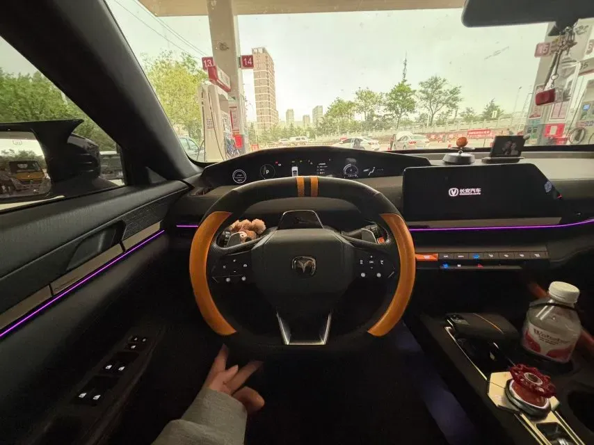 2022 ChangAn UNI-V 1.5T 188HP L4 7DCT,autocango,china used car exporter,china ev exporter,chinese used car exporter,chinese used ev exporter