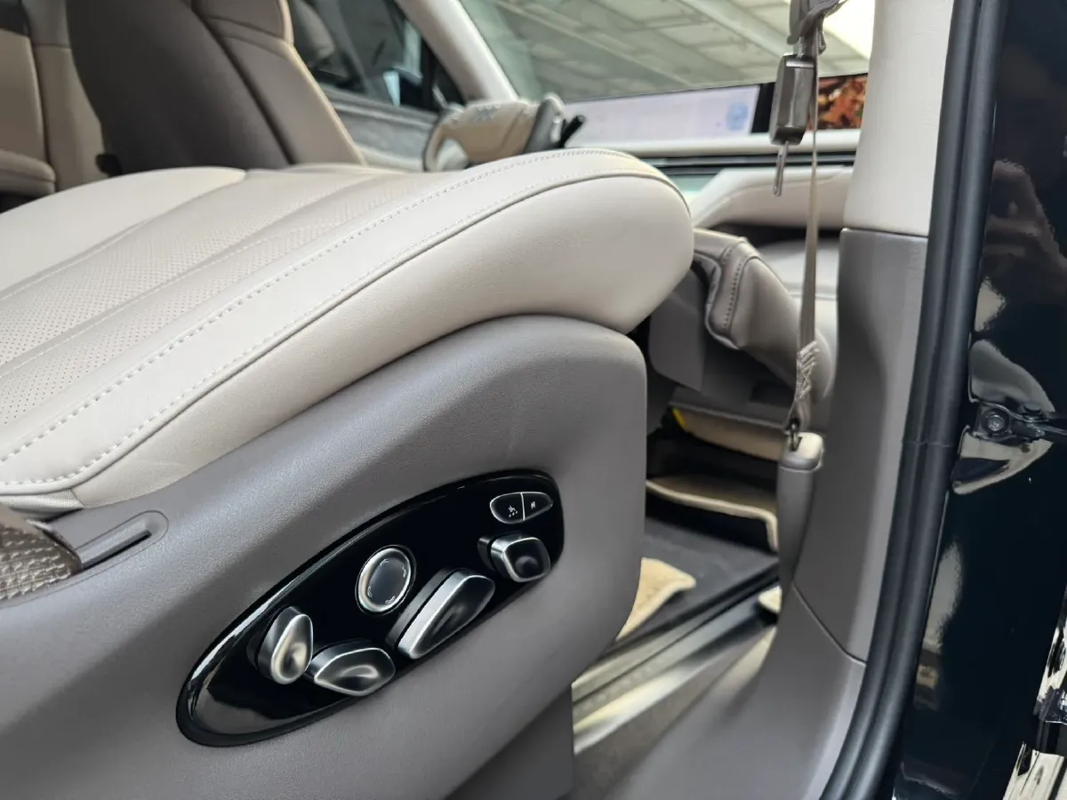 2024 IM LS7 BEV 90KWH,autocango,china used car exporter,china ev exporter,chinese used car exporter,chinese used ev exporter