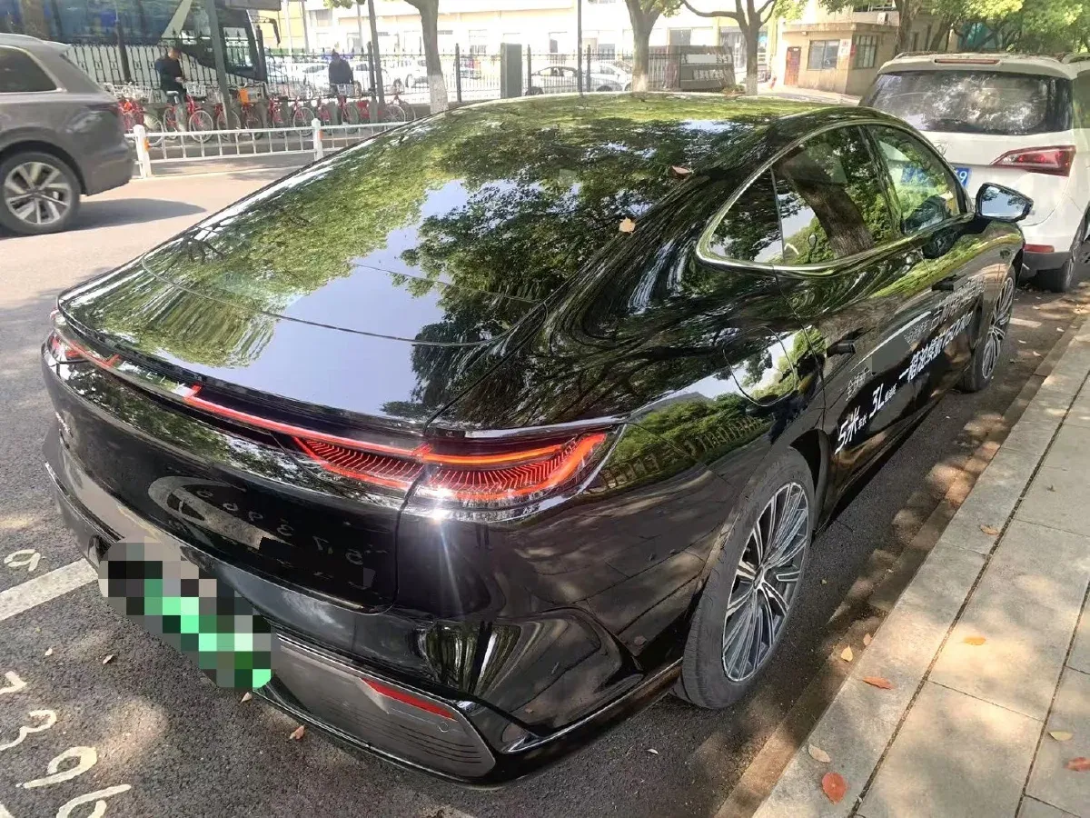 2025 Geely Galaxy Starshine 8 1.5T 163HP L4 3DHT PHEV 27.69KWH,autocango,china used car exporter,china ev exporter,chinese used car exporter,chinese used ev exporter