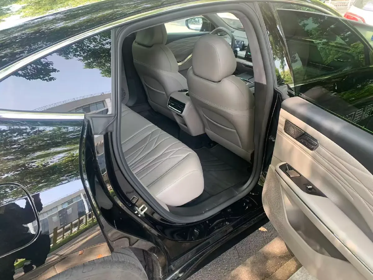 2025 Geely Galaxy Starshine 8 1.5T 163HP L4 3DHT PHEV 27.69KWH,autocango,china used car exporter,china ev exporter,chinese used car exporter,chinese used ev exporter