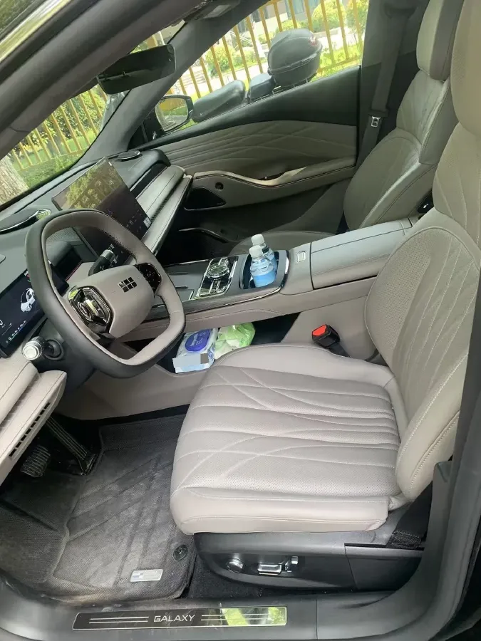 2025 Geely Galaxy Starshine 8 1.5T 163HP L4 3DHT PHEV 27.69KWH,autocango,china used car exporter,china ev exporter,chinese used car exporter,chinese used ev exporter