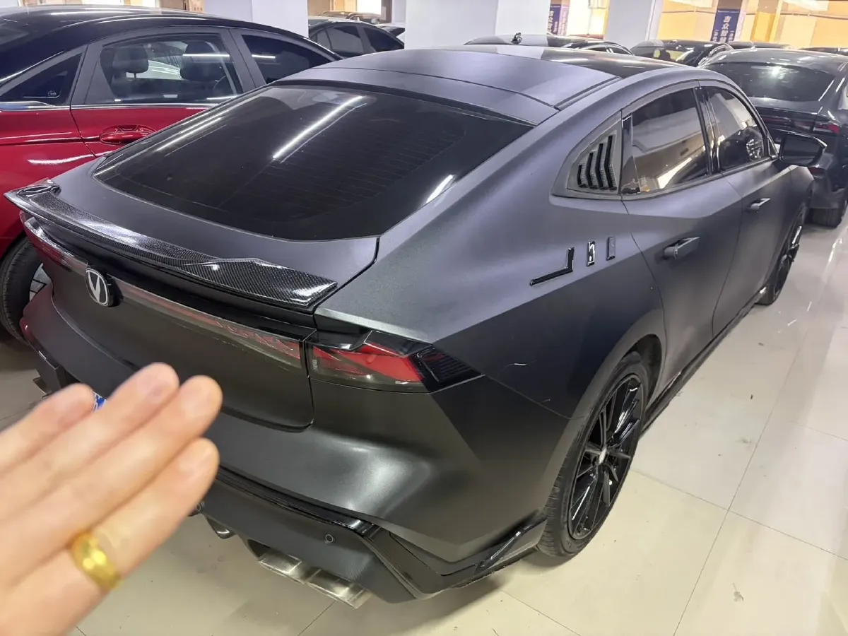 2022 ChangAn UNI-V 2.0T 233HP L4 8AT,autocango,china used car exporter,china ev exporter,chinese used car exporter,chinese used ev exporter