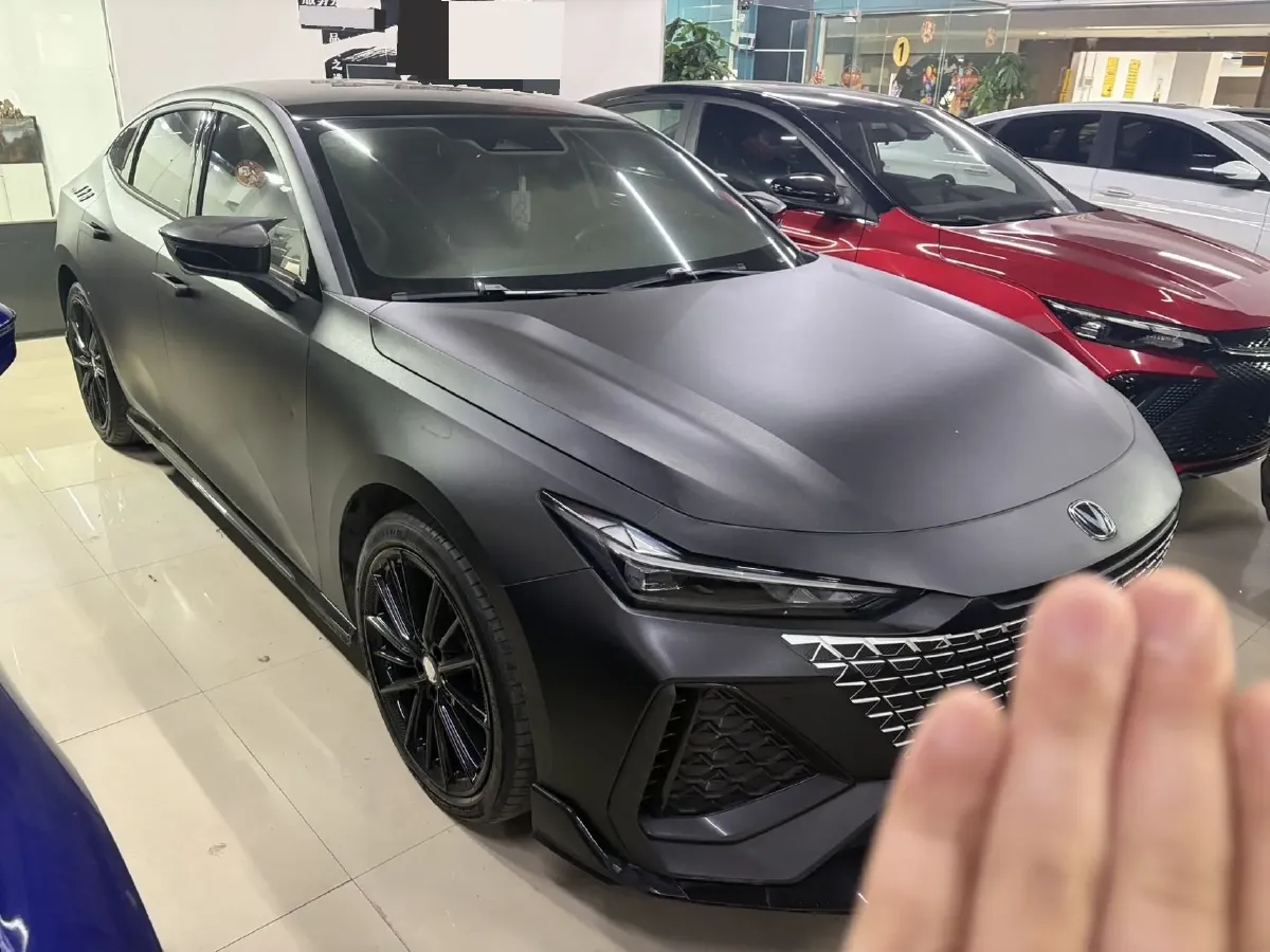 2022 ChangAn UNI-V 2.0T 233HP L4 8AT,autocango,china used car exporter,china ev exporter,chinese used car exporter,chinese used ev exporter