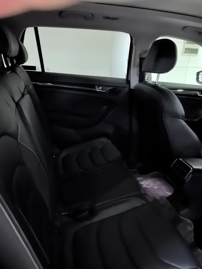 2019 Skoda Superb 2.0T 220HP L4 7DCT,autocango,china used car exporter,china ev exporter,chinese used car exporter,chinese used ev exporter