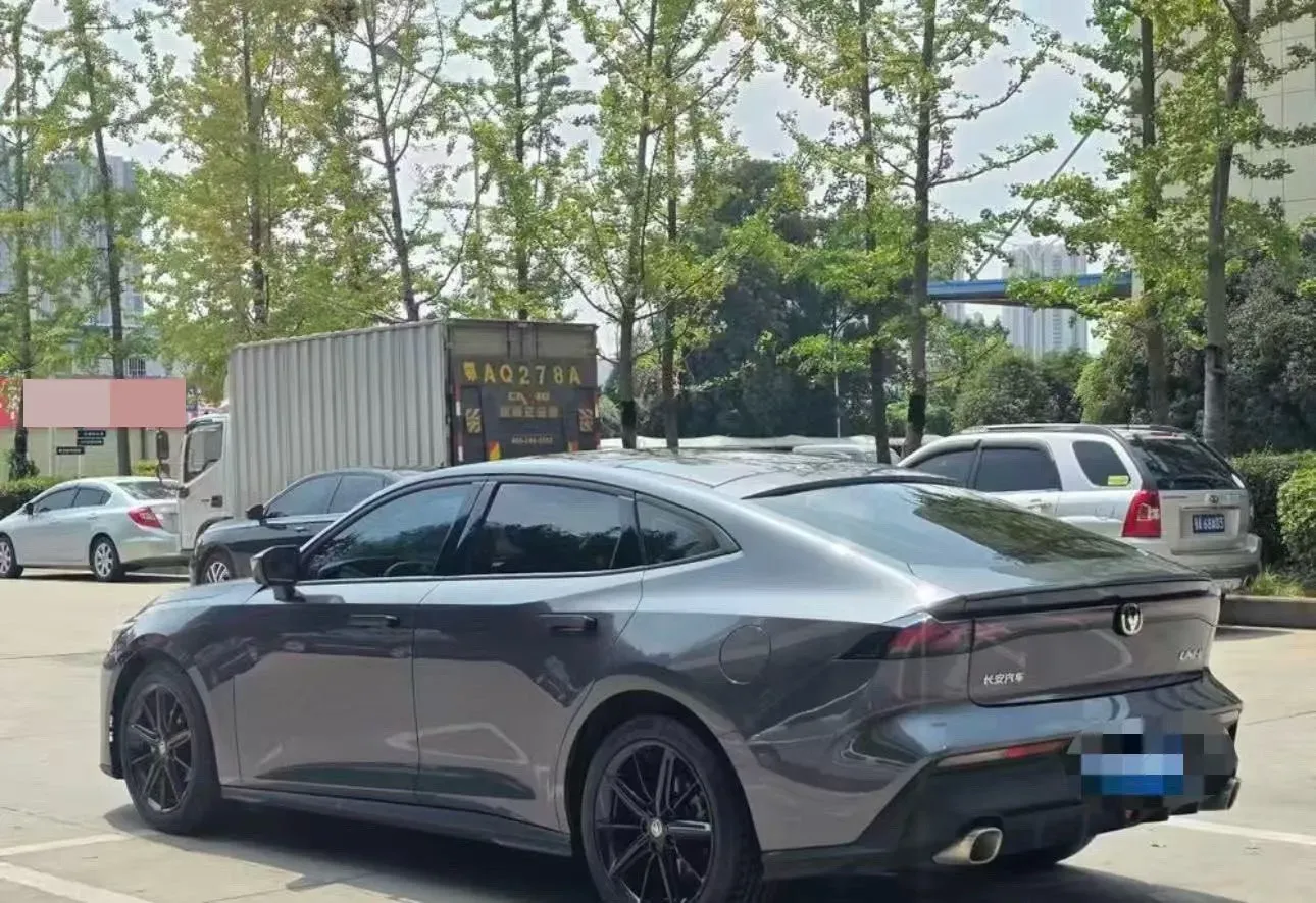 2023 ChangAn UNI-V 1.5T 188HP L4 7DCT,autocango,china used car exporter,china ev exporter,chinese used car exporter,chinese used ev exporter