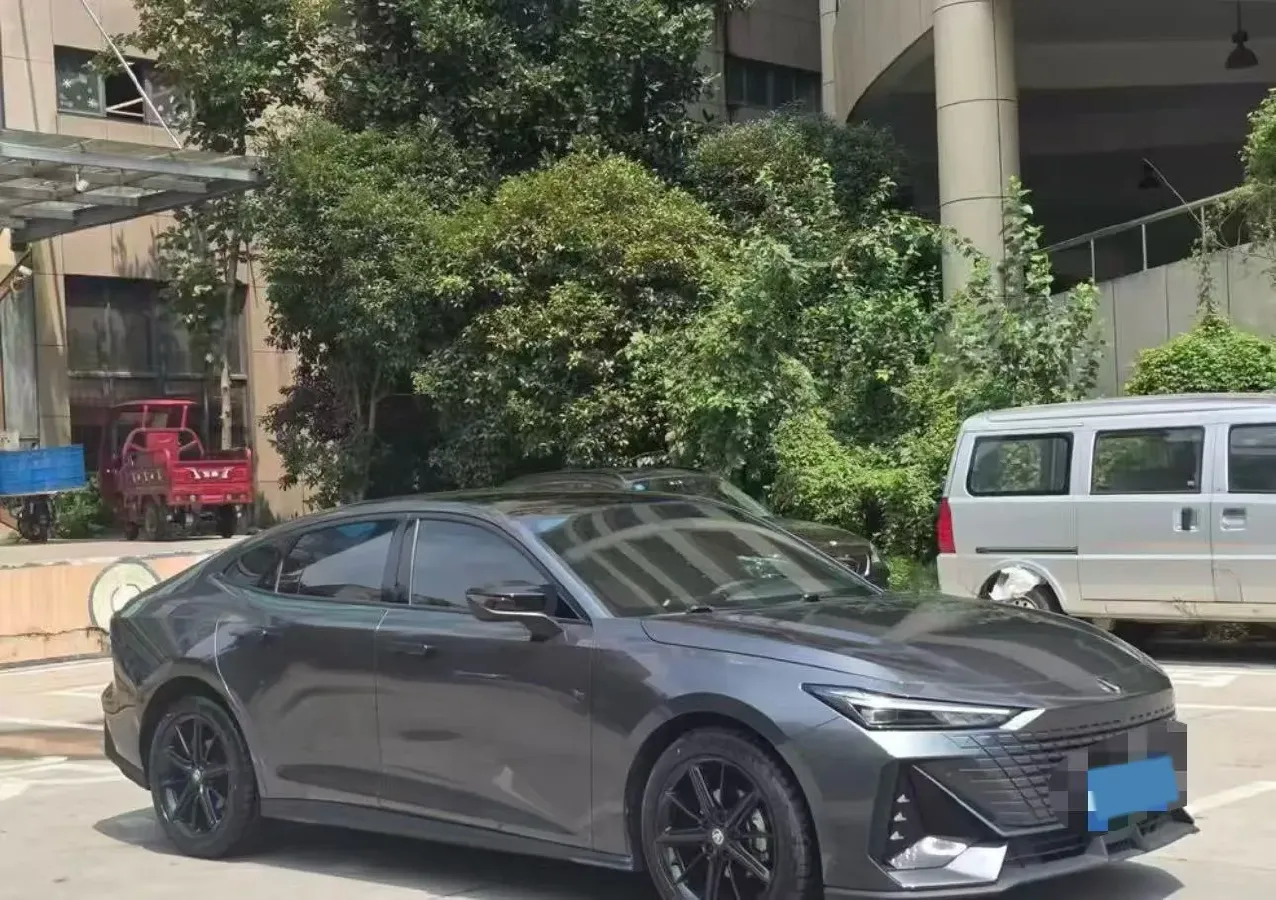 2023 ChangAn UNI-V 1.5T 188HP L4 7DCT,autocango,china used car exporter,china ev exporter,chinese used car exporter,chinese used ev exporter