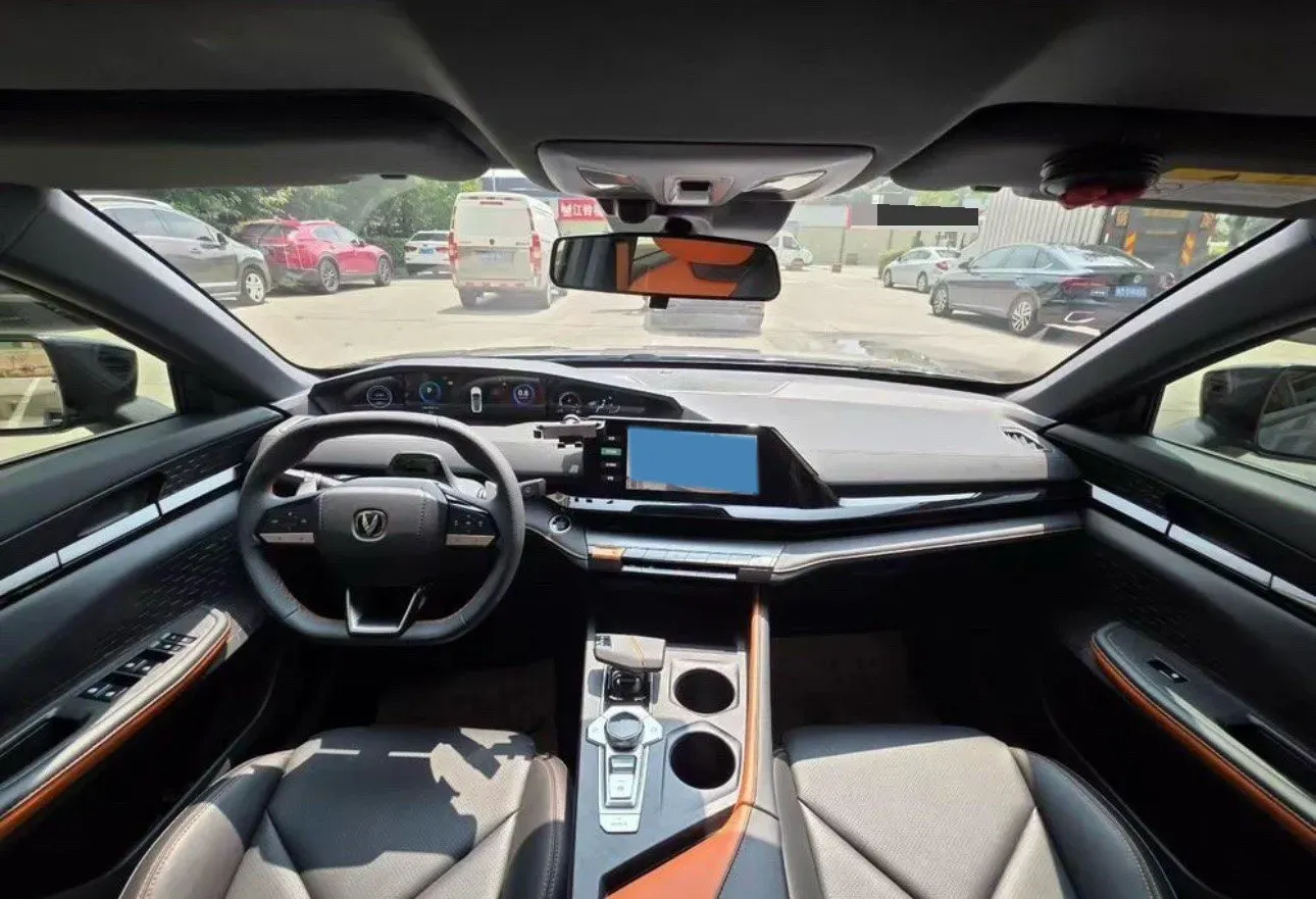 2023 ChangAn UNI-V 1.5T 188HP L4 7DCT,autocango,china used car exporter,china ev exporter,chinese used car exporter,chinese used ev exporter