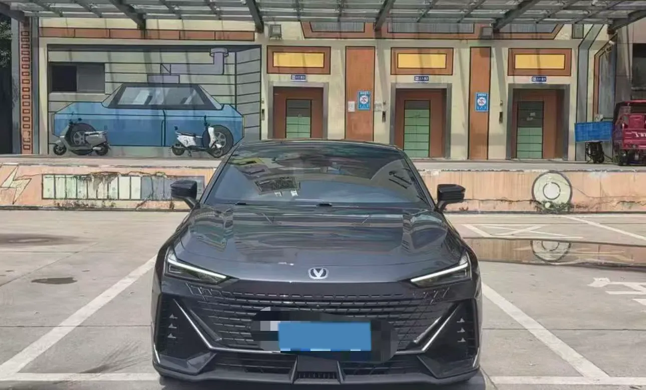 2023 ChangAn UNI-V 1.5T 188HP L4 7DCT,autocango,china used car exporter,china ev exporter,chinese used car exporter,chinese used ev exporter