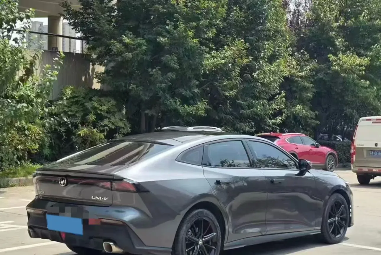 2023 ChangAn UNI-V 1.5T 188HP L4 7DCT,autocango,china used car exporter,china ev exporter,chinese used car exporter,chinese used ev exporter
