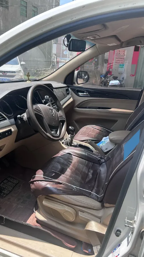 2016 BaoJun 560 1.5T 150HP L4 6MT,autocango,china used car exporter,china ev exporter,chinese used car exporter,chinese used ev exporter