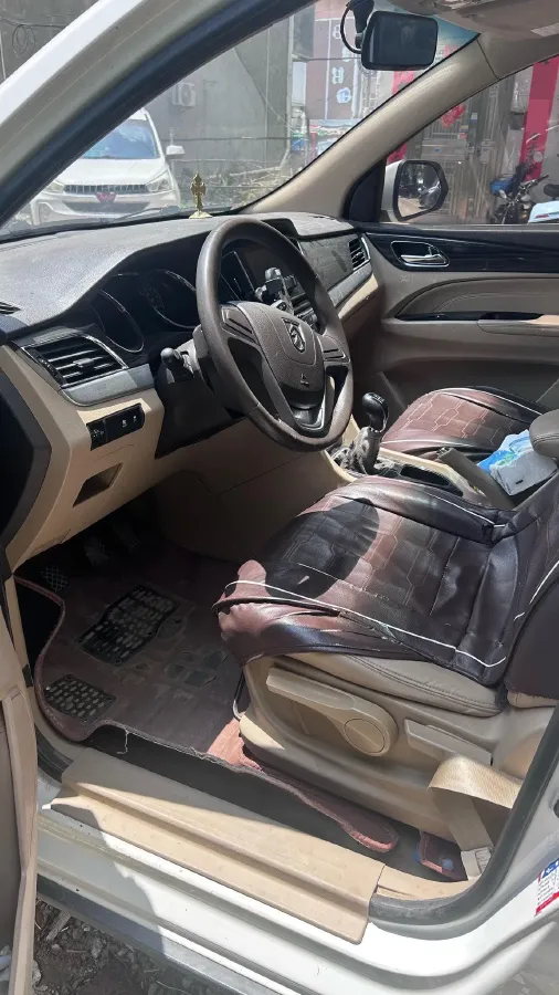 2016 BaoJun 560 1.5T 150HP L4 6MT,autocango,china used car exporter,china ev exporter,chinese used car exporter,chinese used ev exporter