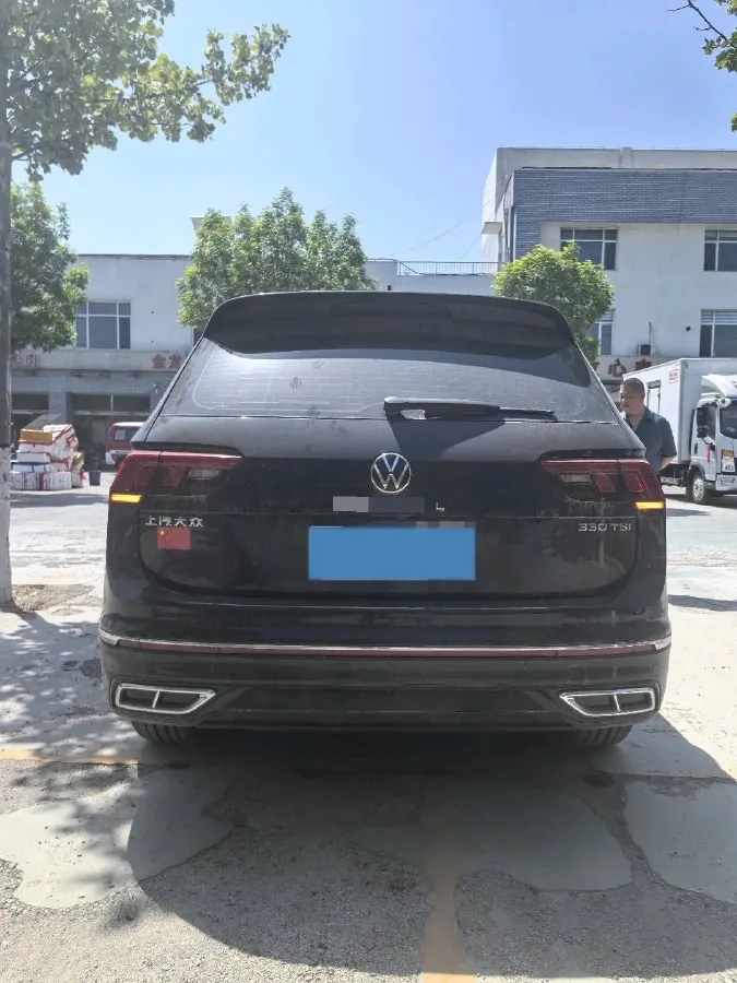 2024 Volkswagen Tiguan L 2.0T 186HP L4 7DCT,autocango,china used car exporter,china ev exporter,chinese used car exporter,chinese used ev exporter