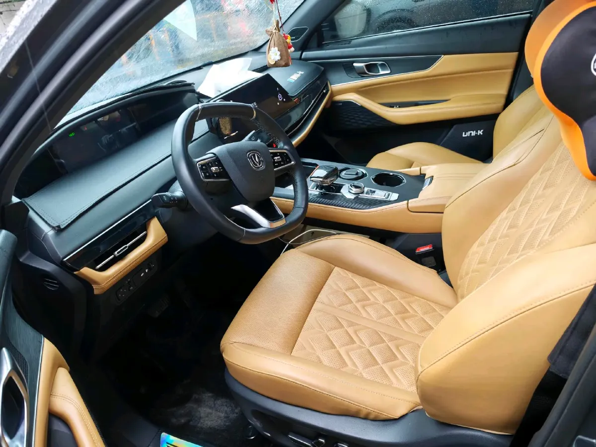 2021 ChangAn UNI-K 2.0T 233HP L4 8AT,autocango,china used car exporter,china ev exporter,chinese used car exporter,chinese used ev exporter