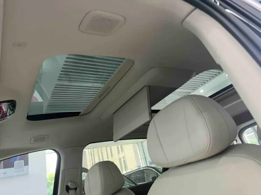 2025 Voyah Dream 1.5T 150HP L4 PHEV 41.7KWH,autocango,china used car exporter,china ev exporter,chinese used car exporter,chinese used ev exporter