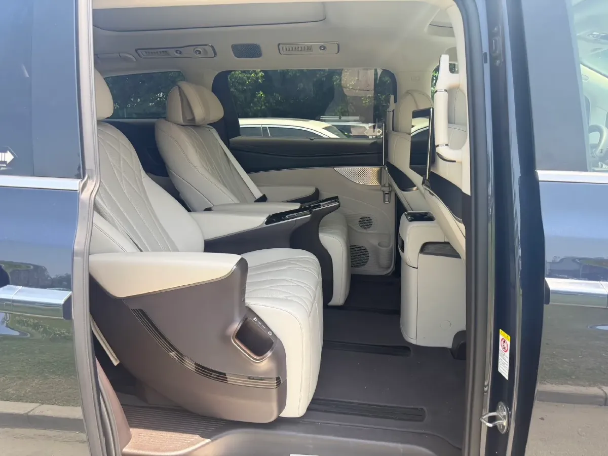 2025 Denza D9 1.5T 156HP L4 E-CVT PHEV 40KWH,autocango,china used car exporter,china ev exporter,chinese used car exporter,chinese used ev exporter