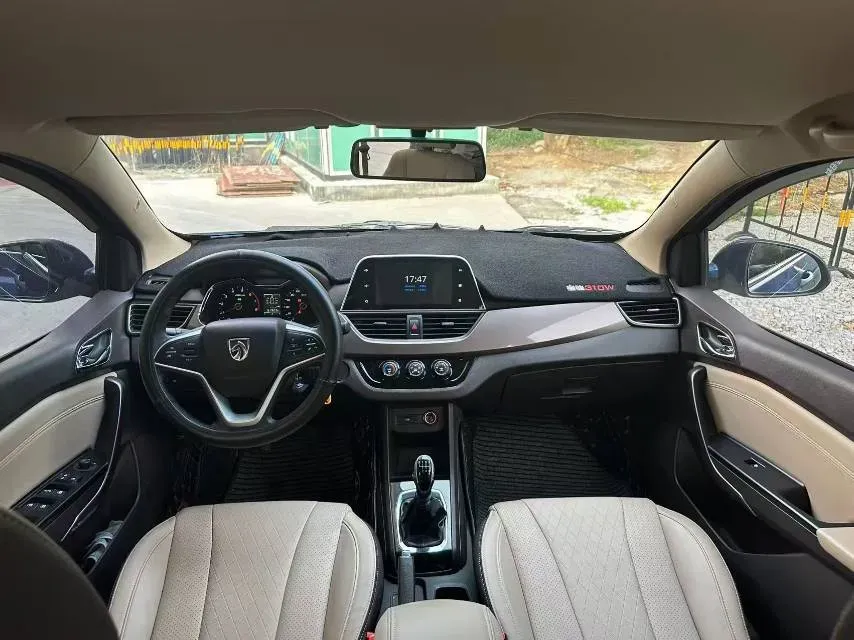 2017 BaoJun 310W 1.5L 112HP L4 6MT,autocango,china used car exporter,china ev exporter,chinese used car exporter,chinese used ev exporter