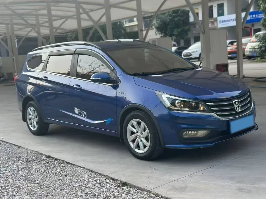 2017 BaoJun 310W 1.5L 112HP L4 6MT,autocango,china used car exporter,china ev exporter,chinese used car exporter,chinese used ev exporter