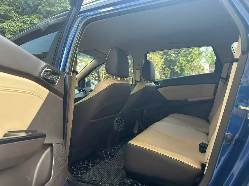 2017 BaoJun 310W 1.5L 112HP L4 6MT,autocango,china used car exporter,china ev exporter,chinese used car exporter,chinese used ev exporter