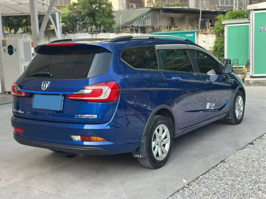 2017 BaoJun 310W 1.5L 112HP L4 6MT,autocango,china used car exporter,china ev exporter,chinese used car exporter,chinese used ev exporter