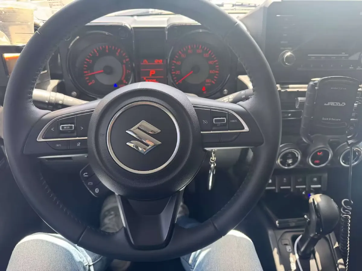 2025 Geely Coolray 1.5L 126HP L4 5MT,autocango,china used car exporter,china ev exporter,chinese used car exporter,chinese used ev exporter