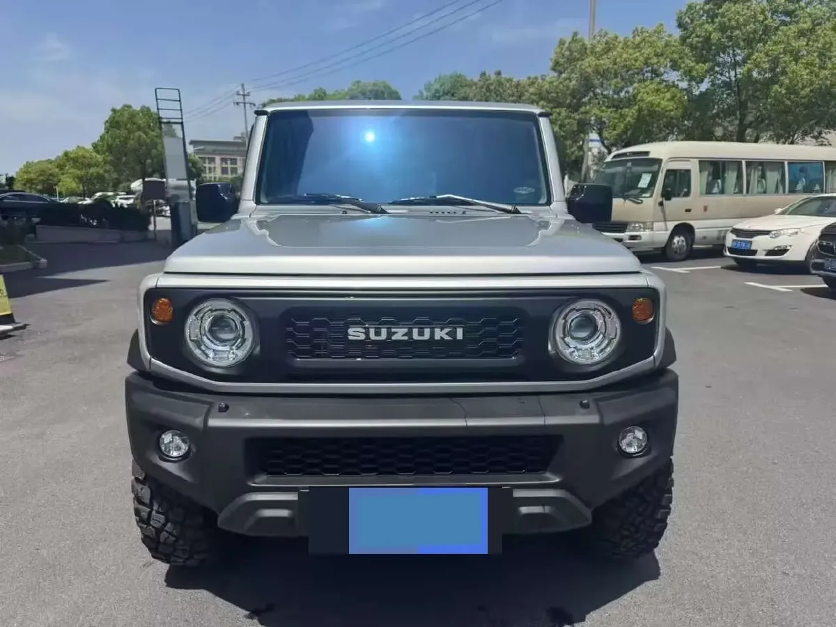 2025 Geely Coolray 1.5L 126HP L4 5MT,autocango,china used car exporter,china ev exporter,chinese used car exporter,chinese used ev exporter