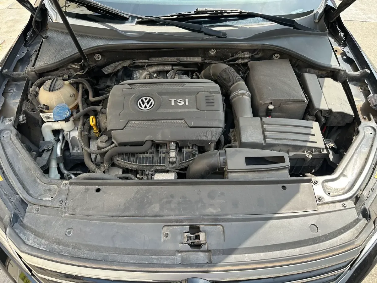 2017 Volkswagen Passat 1.8T 180HP L4 7DCT,autocango,china used car exporter,china ev exporter,chinese used car exporter,chinese used ev exporter