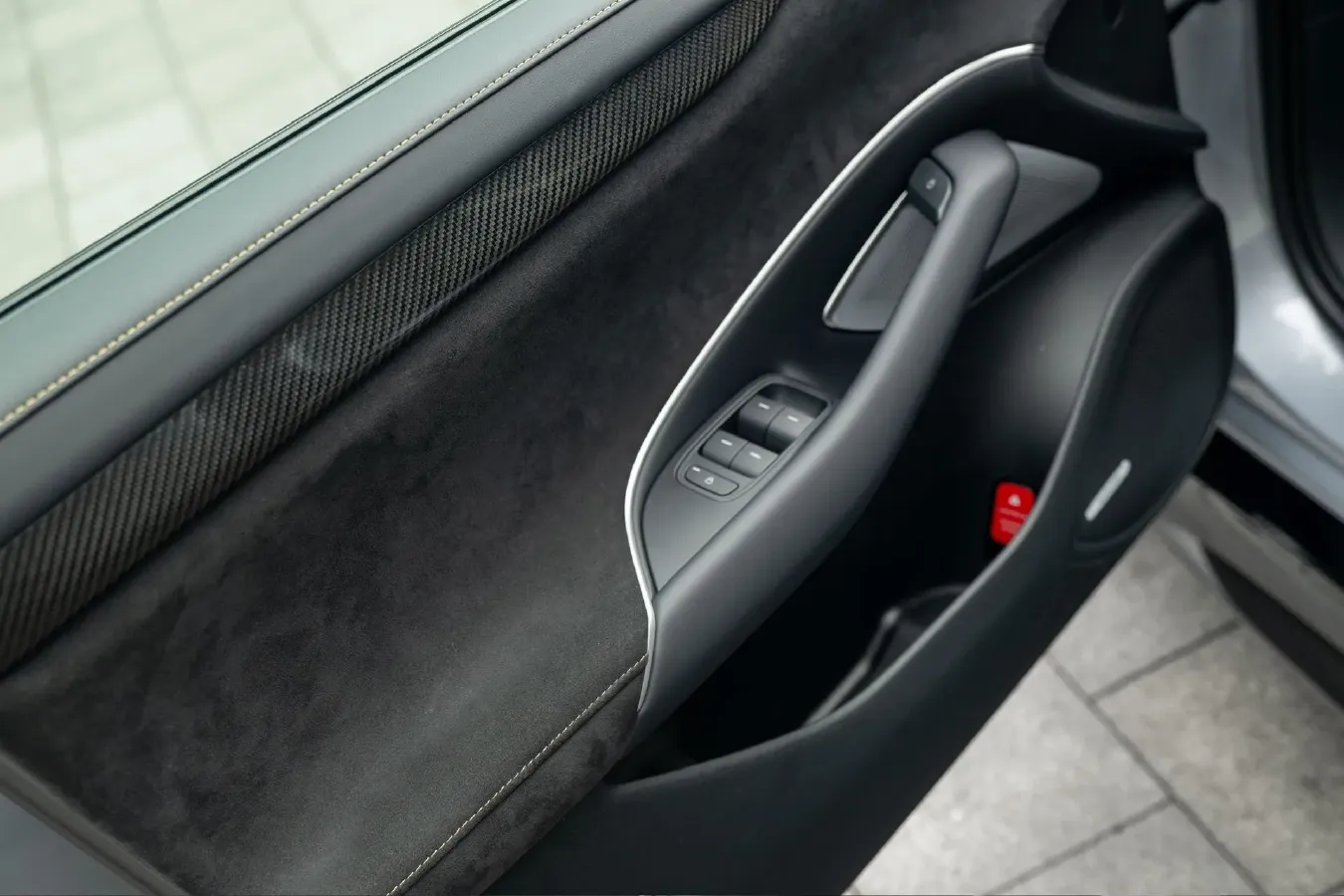 2025 MI SU7 Ultra BEV 93.7KWH,autocango,china used car exporter,china ev exporter,chinese used car exporter,chinese used ev exporter