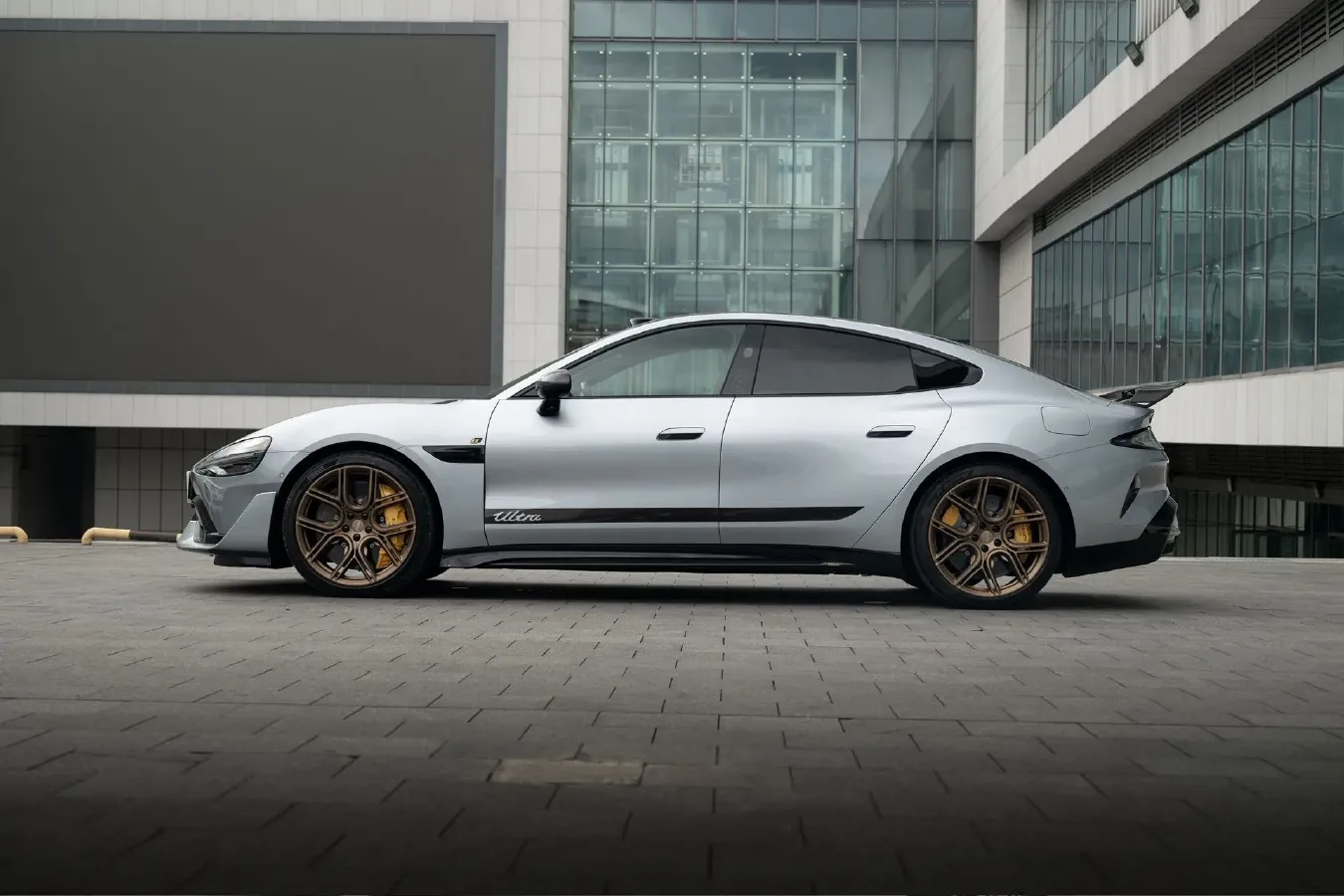 2025 MI SU7 Ultra BEV 93.7KWH,autocango,china used car exporter,china ev exporter,chinese used car exporter,chinese used ev exporter