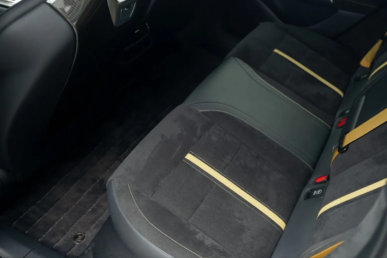 2025 MI SU7 Ultra BEV 93.7KWH,autocango,china used car exporter,china ev exporter,chinese used car exporter,chinese used ev exporter