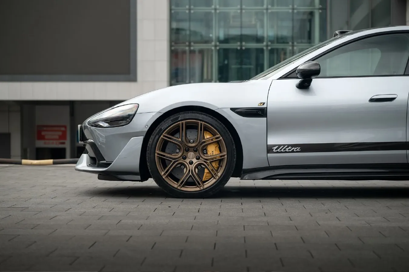 2025 MI SU7 Ultra BEV 93.7KWH,autocango,china used car exporter,china ev exporter,chinese used car exporter,chinese used ev exporter