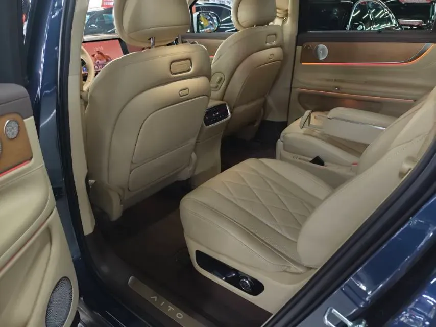 2024 AITO AITO M9 1.5T 152HP L4 REEV 42KWH,autocango,china used car exporter,china ev exporter,chinese used car exporter,chinese used ev exporter