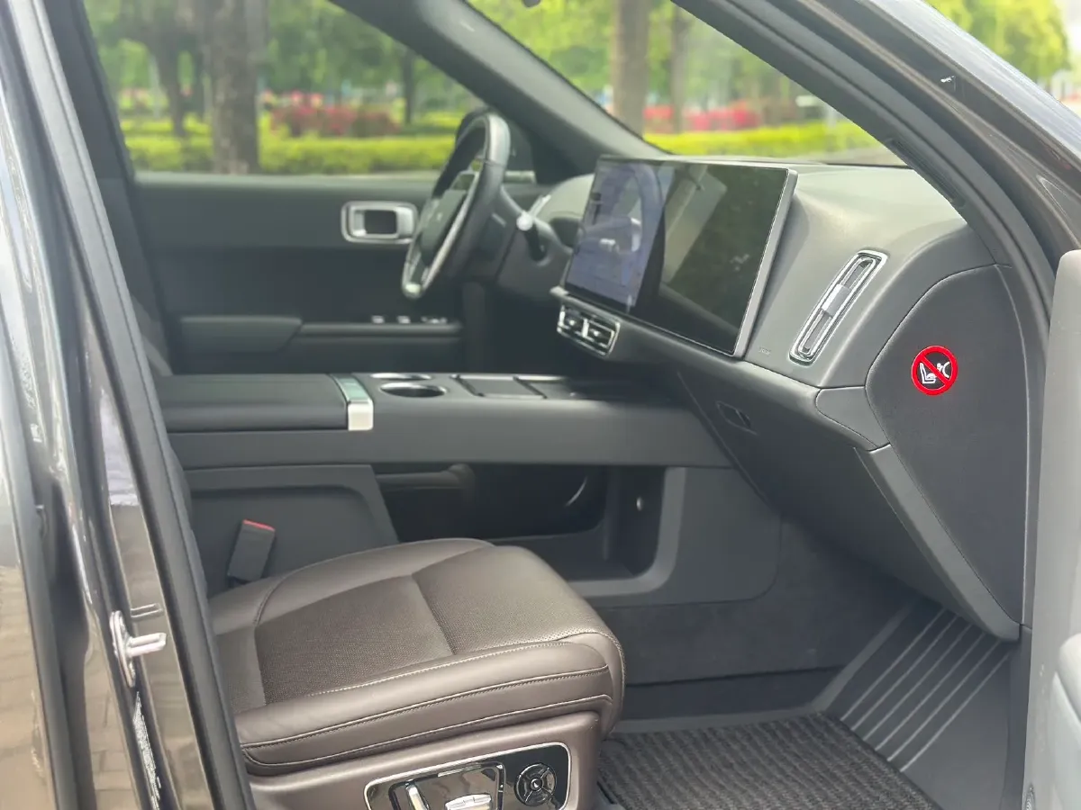 2023 Li L7 Range Extended 154HP REEV 40.9KWH,autocango,china used car exporter,china ev exporter,chinese used car exporter,chinese used ev exporter