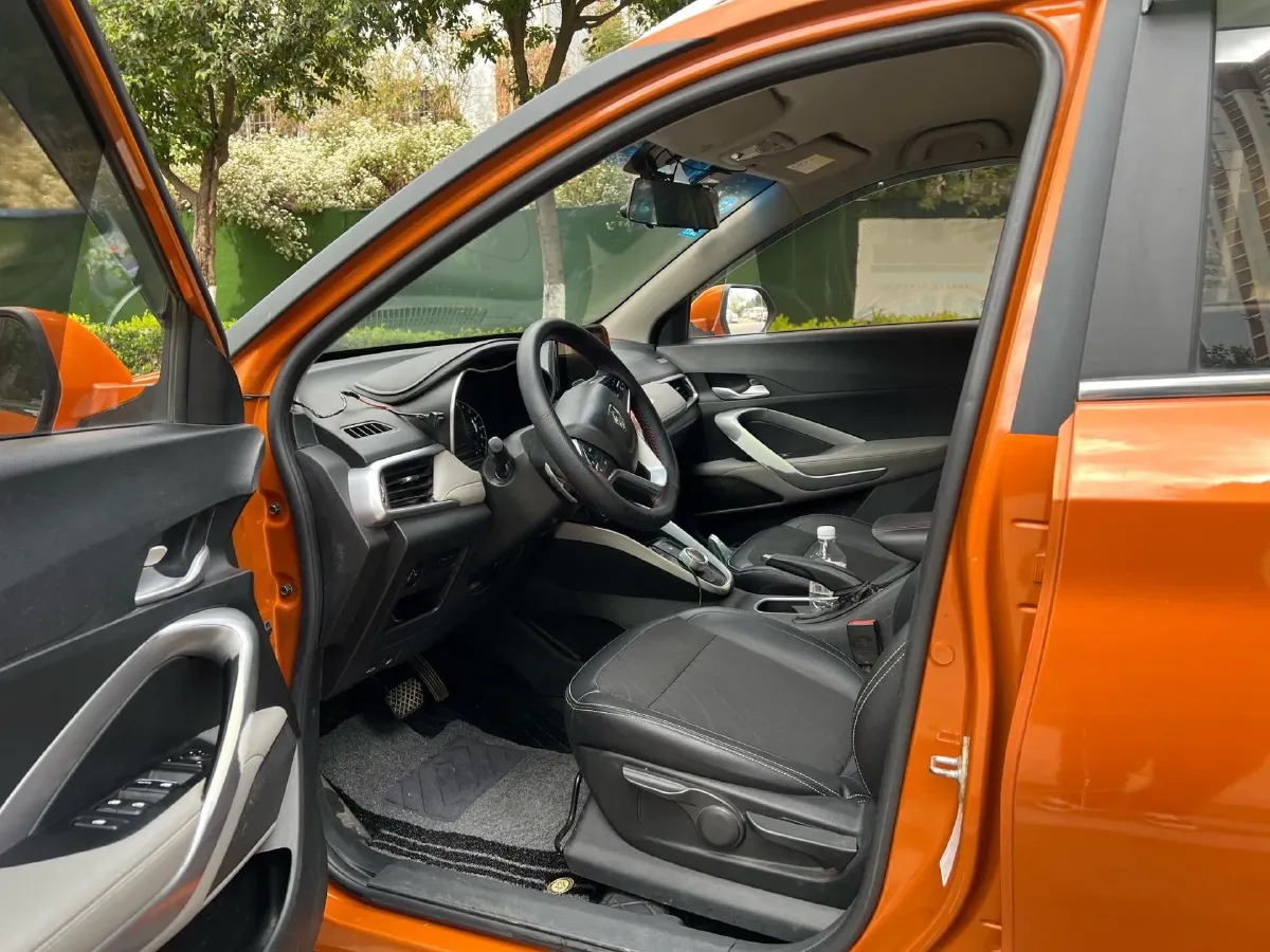 2017 BaoJun 310W 1.5L 105HP L4 6MT,autocango,china used car exporter,china ev exporter,chinese used car exporter,chinese used ev exporter