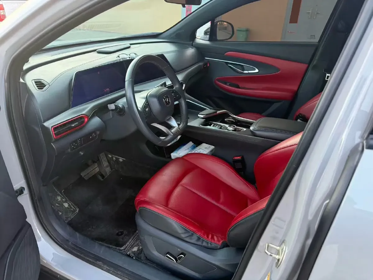 2021 ChangAn UNI-T 1.5T 180HP L4 7DCT,autocango,china used car exporter,china ev exporter,chinese used car exporter,chinese used ev exporter